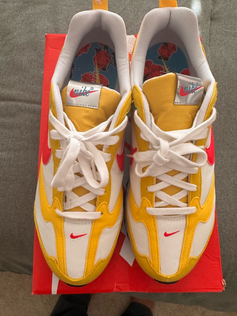 Men’s Nike Air Max Dawn Low-Top Sneakers